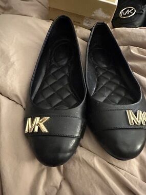 Michael Kors Black Leather Ballet Flats with Gold MK Emblem